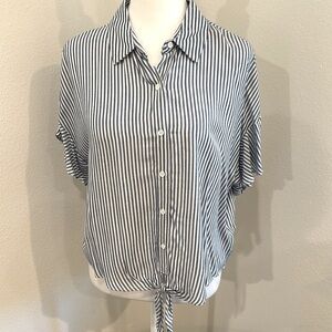 New MOSSIMO Top Medium